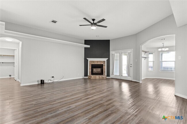 Foto del edificio - 4305 Maggie Dr