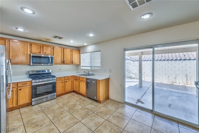 Foto del edificio - 358 Silverado Pines Ave