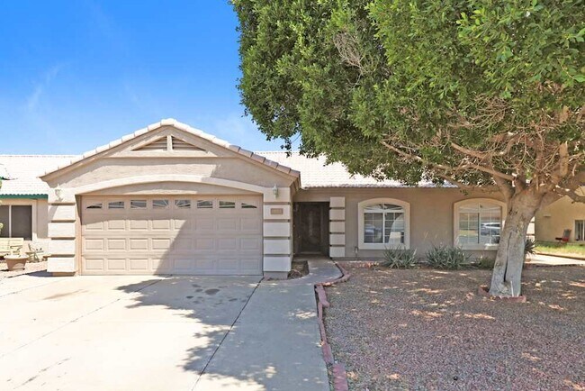 Building Photo - 8934 W Encanto Blvd