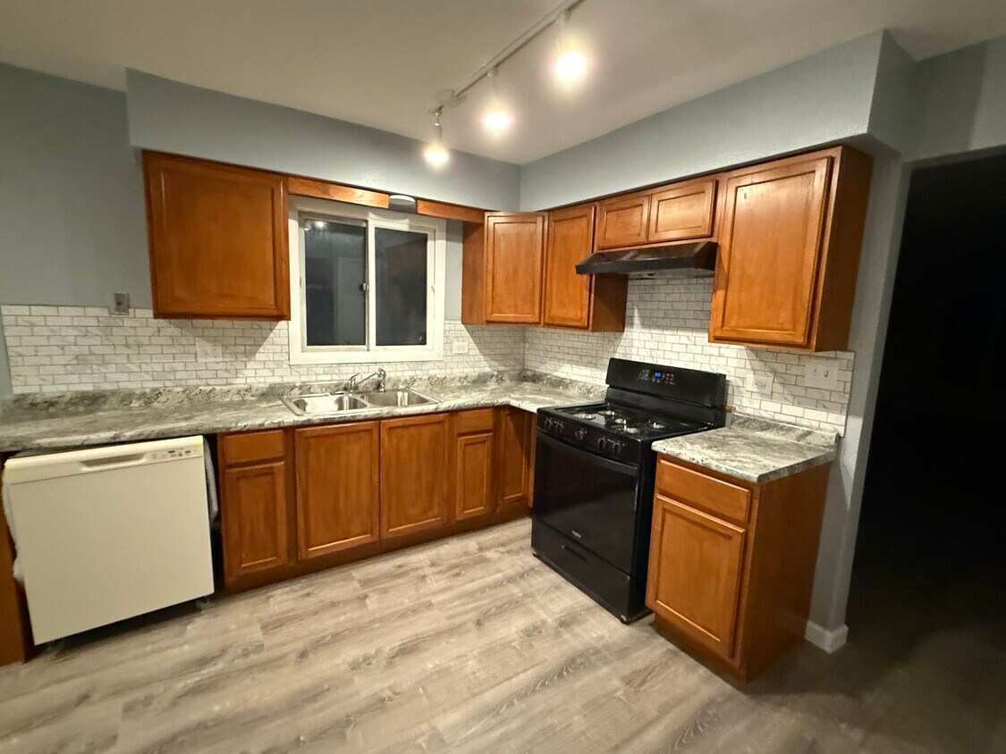 Foto del edificio - 18329 West St