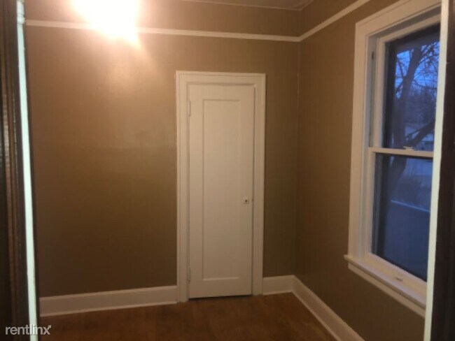 Building Photo - 3 br, 1 bath House - 722 6th Ave S