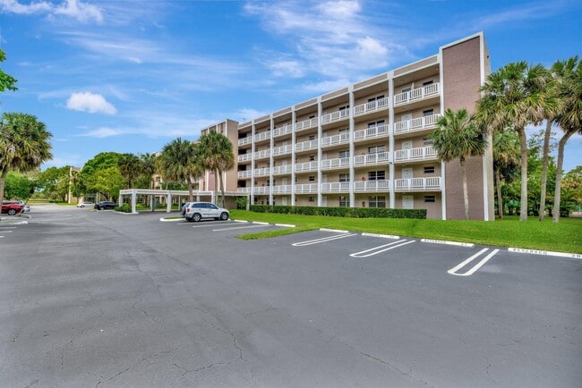 Building Photo - 1100 NW 87th Ave