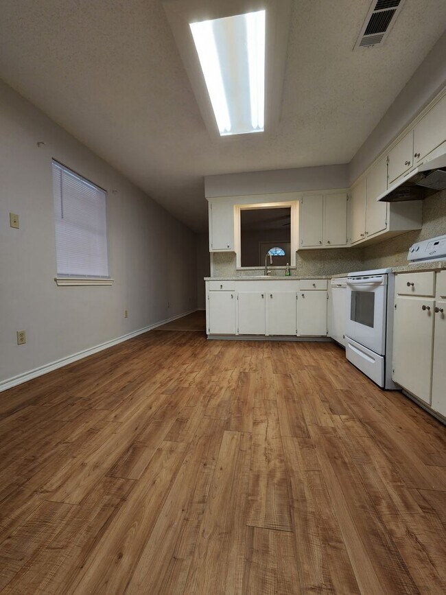 Foto del edificio - 3718 Bluff Oak St