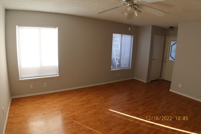 Building Photo - 1394 Bradhurst Ct