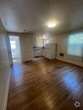 Building Photo - 430 W 12th Ave