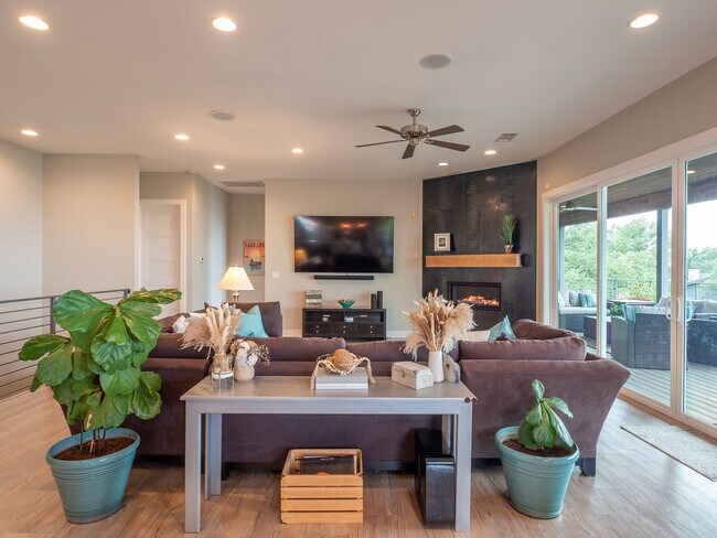 Building Photo - 4000 Javelina Cir