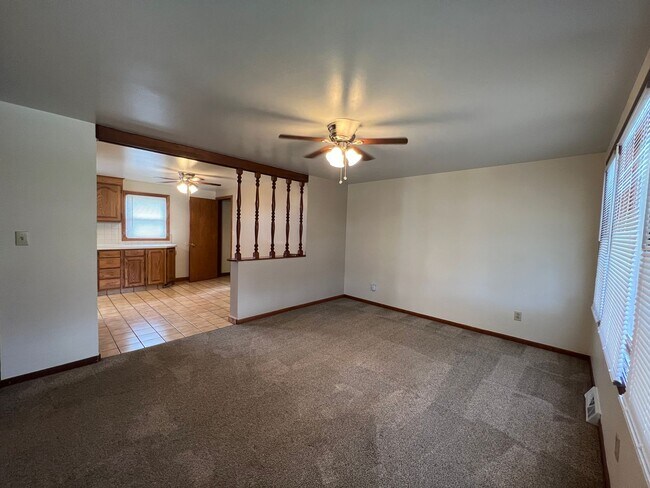 Foto del edificio - 1046 Leslie Ln