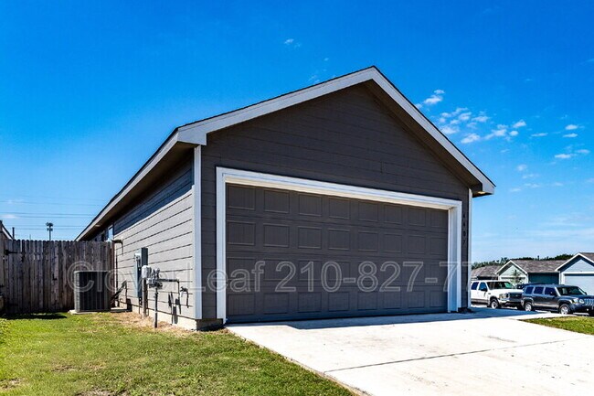 Foto del edificio - 4407 Grassland Pass