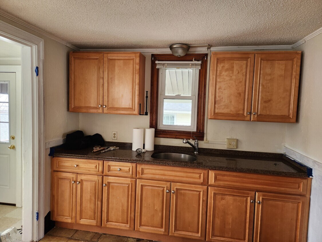 18 Church St Unit 2, Uxbridge, MA 01569 Apartments in Uxbridge, MA