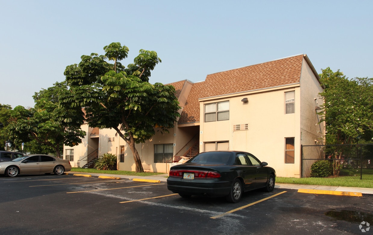 Building Photo - Sunnyreach Acres