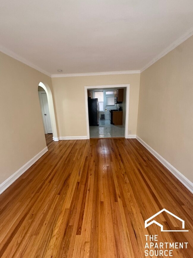 Building Photo - 6214 N Mozart St