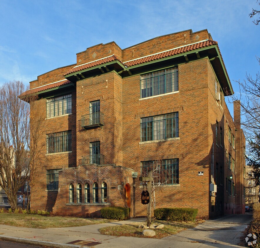 Primary Photo - 1010 Cross Ln