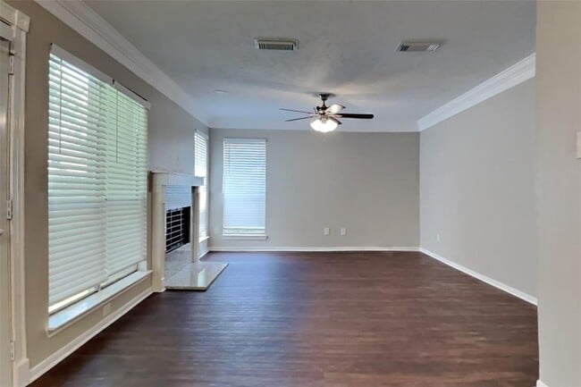 Building Photo - 2916 Tower Bridge Ct