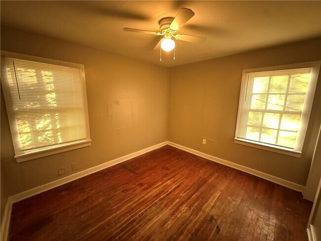 Foto del edificio - 353 11th Ave