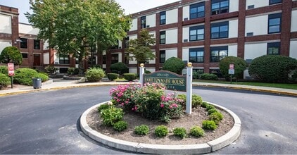 Building Photo - 54 Haverhill St