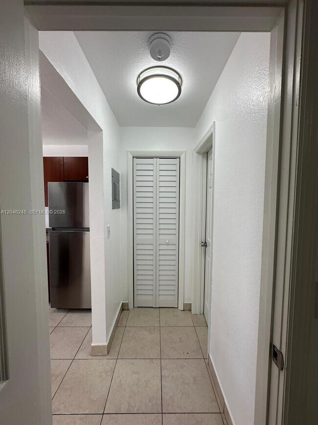 Foto del edificio - 16120 NE 19th Pl