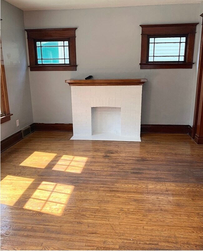 40 Salem St Unit Upper, Buffalo, NY 14220 Apartments in Buffalo, NY