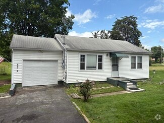 Building Photo - 407 Douglas Ln