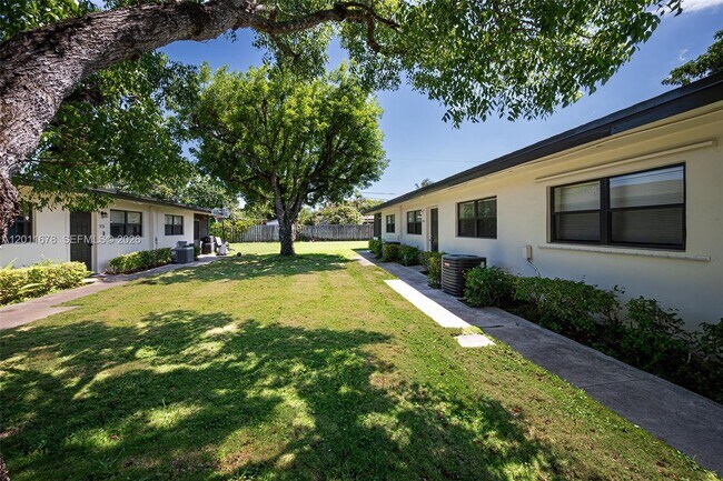 Foto del edificio - 8732 SW 145th St