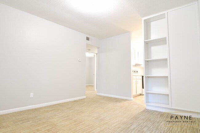 Building Photo - 4201 Rosemont Dr #1