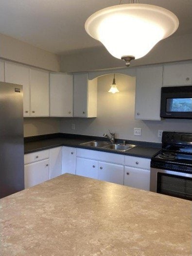 Building Photo - 5499 Rainbow Dr