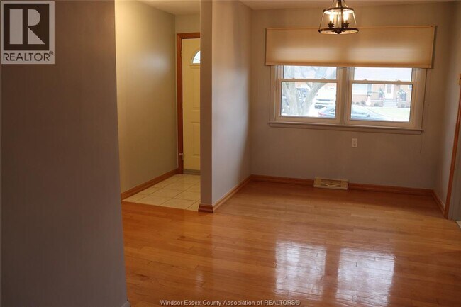 Building Photo - 3820 Karen St