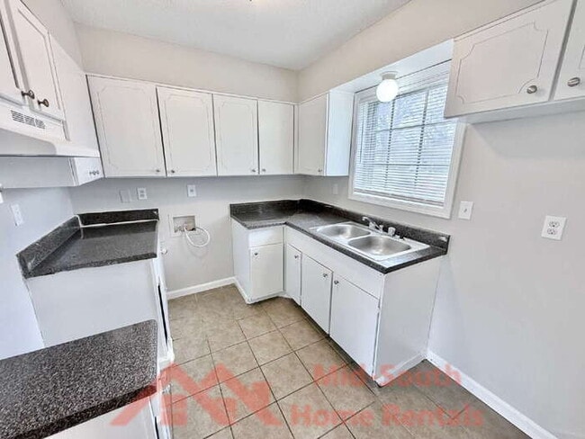 Building Photo - 4061 Navaho Ave