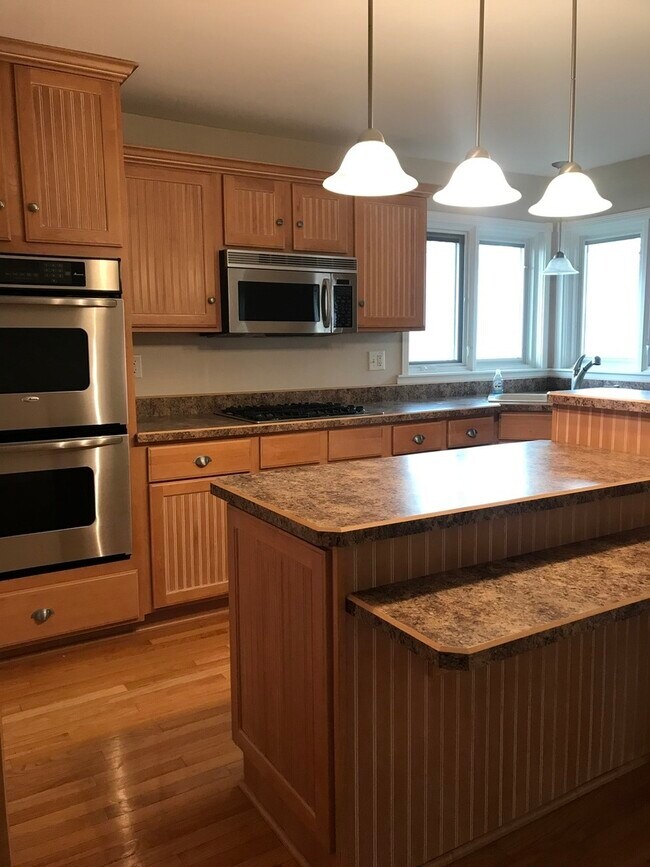 Foto del edificio - 1402 Lakeview Dr