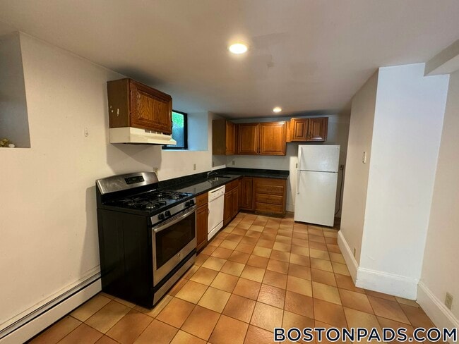 Building Photo - 132 Chiswick Rd