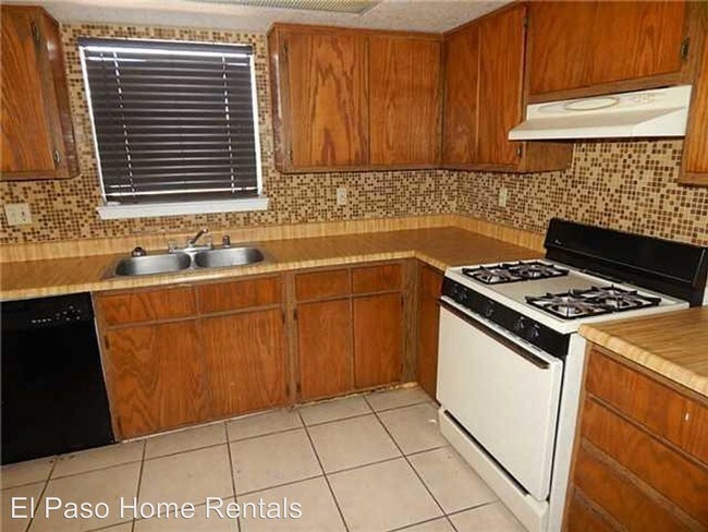 Building Photo - 3 br, 2 bath House - 3457 Balmorhea St