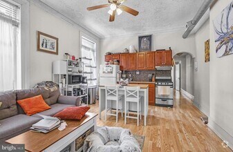 Building Photo - 3017 W Girard Ave