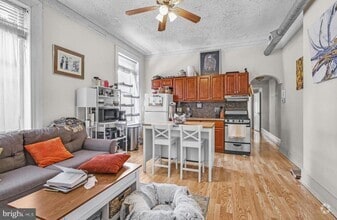 Building Photo - 3017 W Girard Ave
