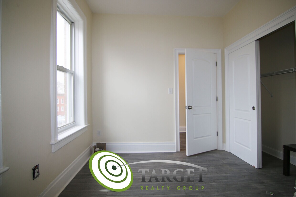Foto principal - 137 Kingston Ave