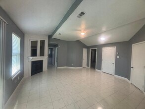 Building Photo - 7218 Arista Dr