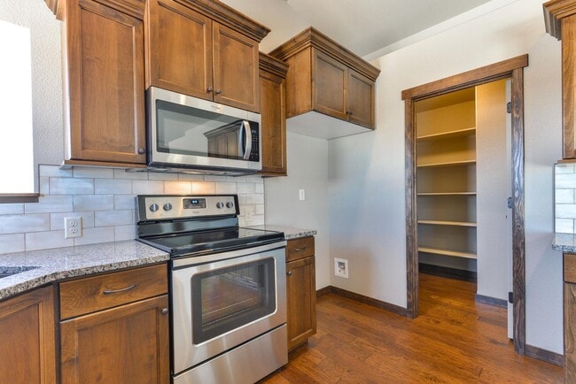 Building Photo - Beautiful Timnath Ranch Home