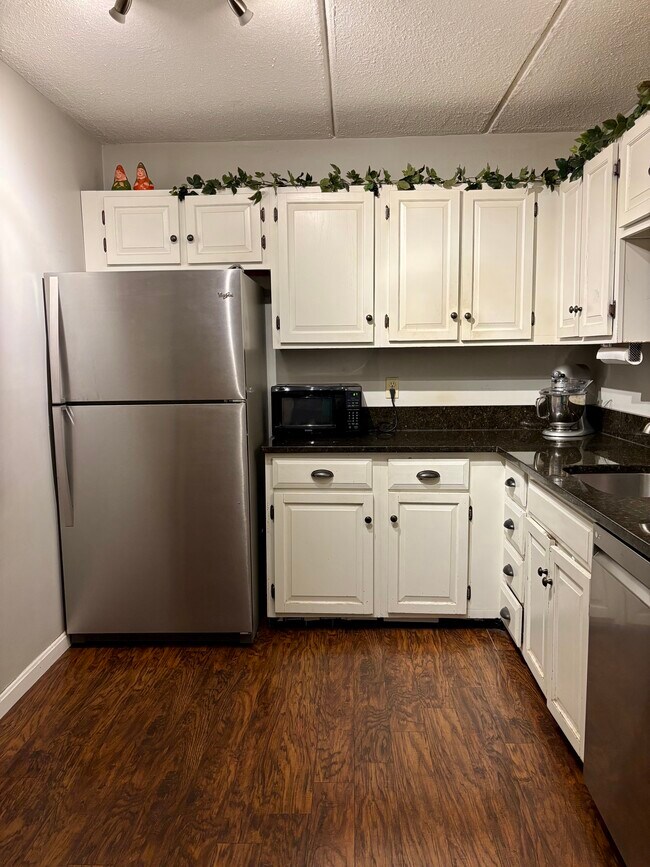 Building Photo - 2500 Mystic Valley Pky