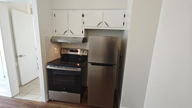 Building Photo - 2002 7th Ave W