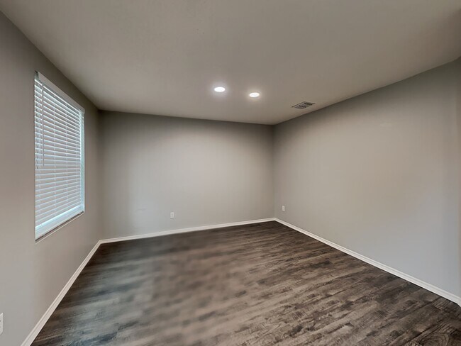 Building Photo - 1313 Anna Lea Ln
