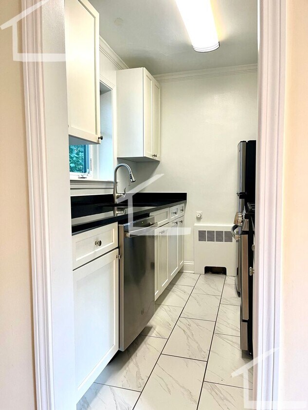 Primary Photo - Beautiful Renovated 1 bed unit for 9/1/2025.