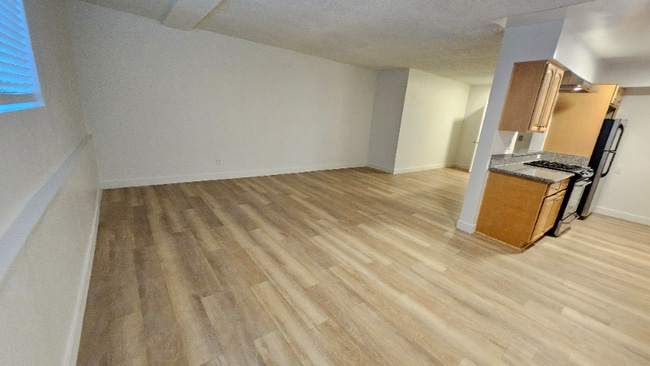 Foto del edificio - 1130 N Fuller Ave