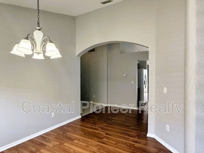 Building Photo - 2345 Roanoke Springs Dr