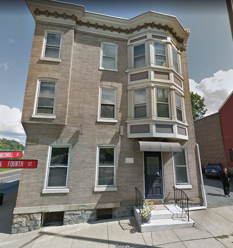 Building Photo - 133 N 4th St