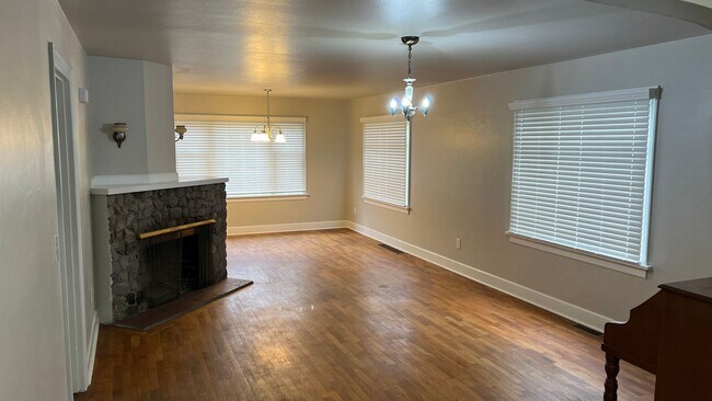 Foto del edificio - Charming 4 Bed Home in Olympia, WA with Sp...