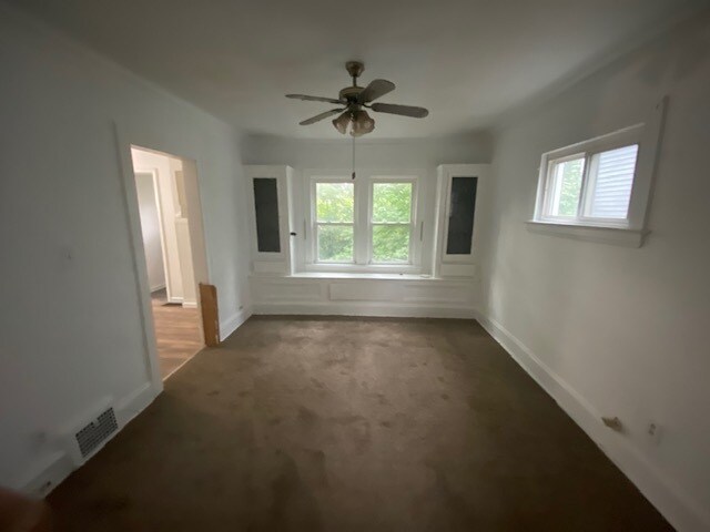 Foto del edificio - 9821 Raymond Ave