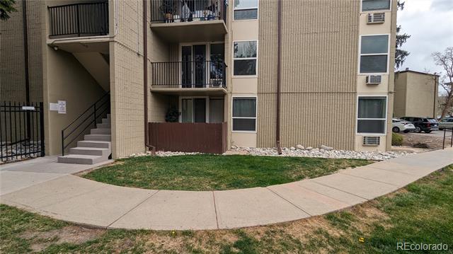 Building Photo - 2231 S Vaughn Way