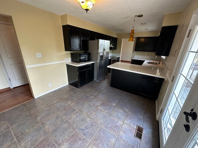 Foto del edificio - Orem - Single Family (Double kitchen)