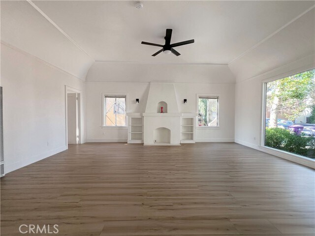 Building Photo - 2527 Cedar Ave