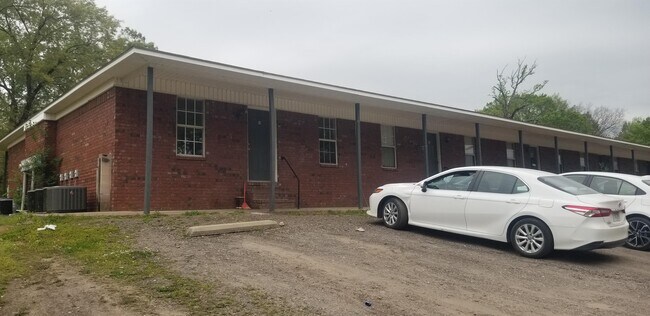 Building Photo - 301 N Rogers St