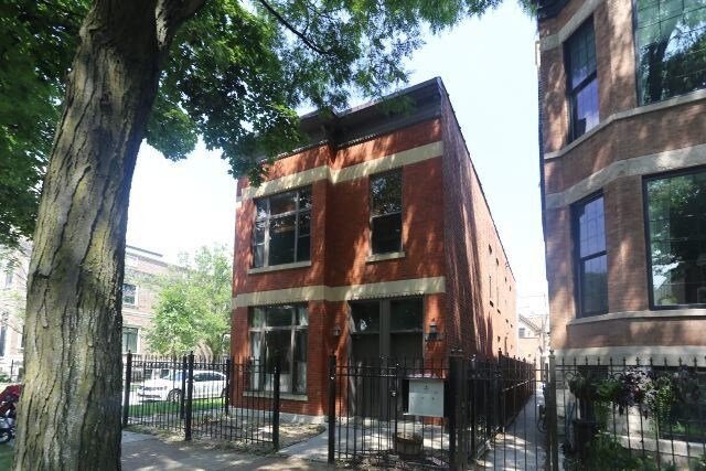 Primary Photo - 2458 W Superior St