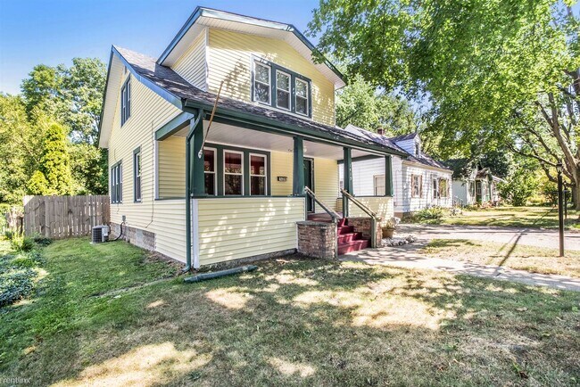 Foto del edificio - 2 br, 1 bath House - 1419 E Alcott St